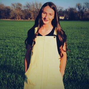 Sadie & Sage Dress. Beautiful Yellow. Size Large